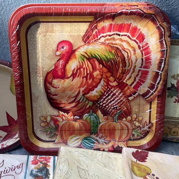 NWT Thanksgiving Paper Goods Bundle - Picture 2 of 16